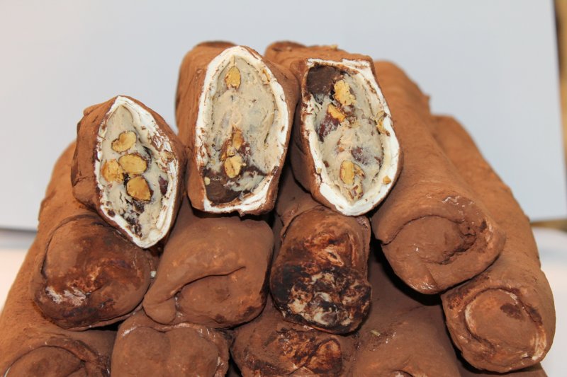 Lüks Kakao Fındık Kremalı Bademli Sultan Tiramisu Lokum